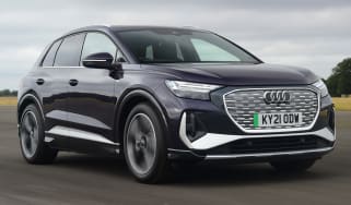 Audi Q4 e-tron - front tracking