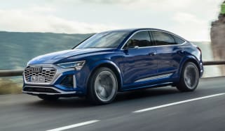 Audi SQ8 Sportback - front tracking