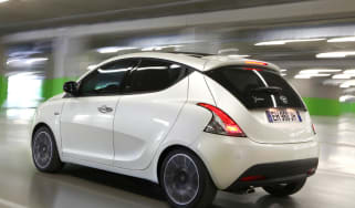 Chrysler Ypsilon rear