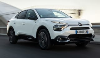 Citroen e-C4 X - front tracking