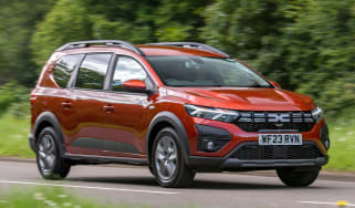 Dacia Jogger Hybrid 140 - front