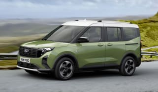 Ford Tourneo Courier - front 