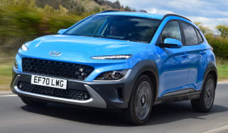 Hyundai Kona Hybrid - front tracking