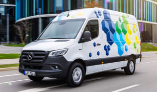 Mercedes eSprinter - front tracking