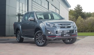 Isuzu D-Max Utah V-Cross front quarter